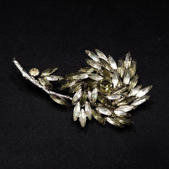 Alice Caviness Gray Navette Rhinestone Flower Brooch Rhodium 1960s - Picture 2 of 10